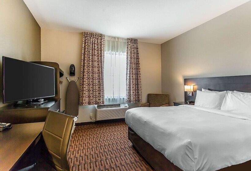 Отель Suburban Studios Midland I20