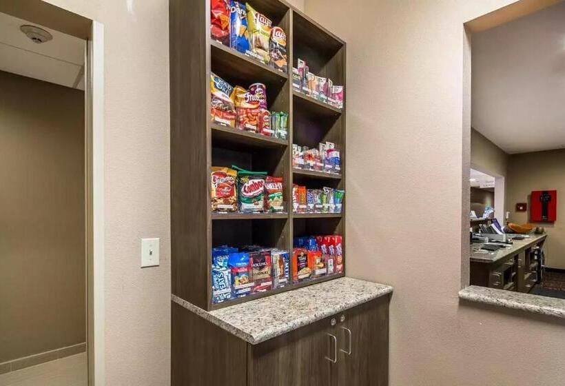 Отель Suburban Studios Midland I20