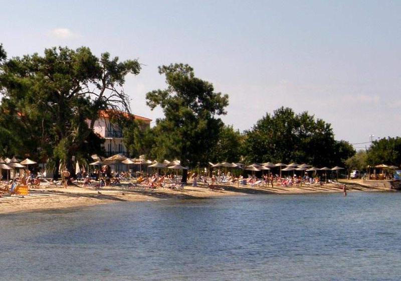 هتل Sunrise Beach