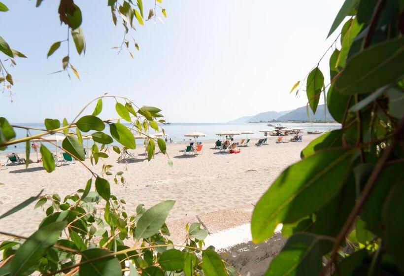 Отель Testa Di Monaco Natural Beach