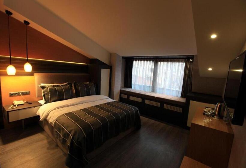 בית מלון כפרי The Black