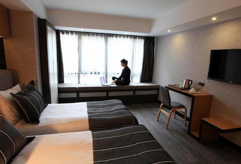 בית מלון כפרי The Black