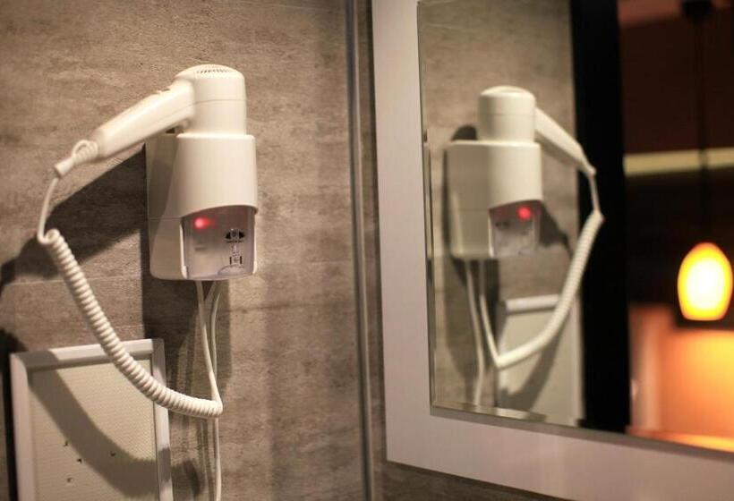 בית מלון כפרי The Black