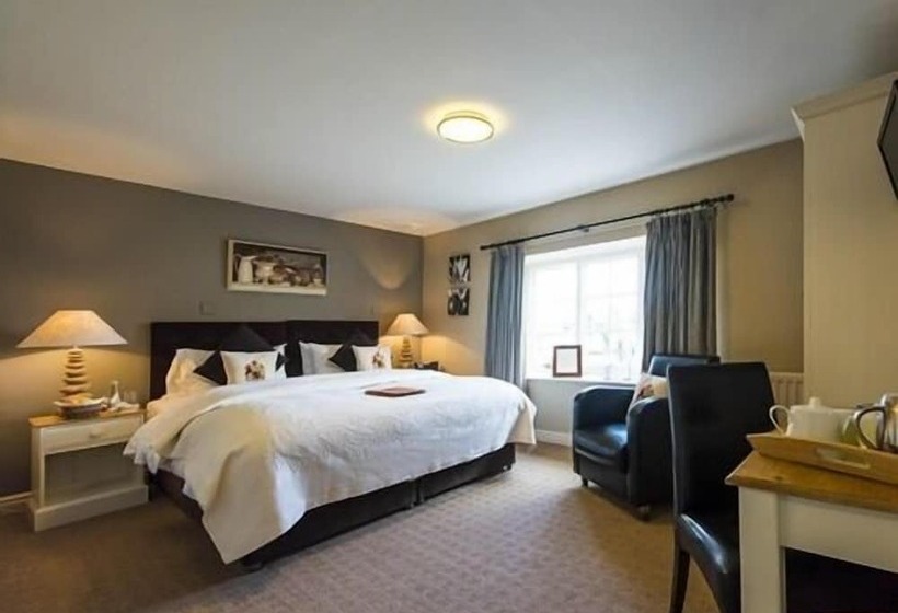 Отель The Fairfax Arms