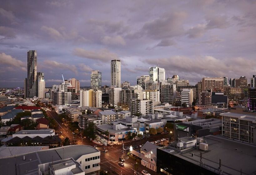 هتل The Johnson Brisbane   Art Series