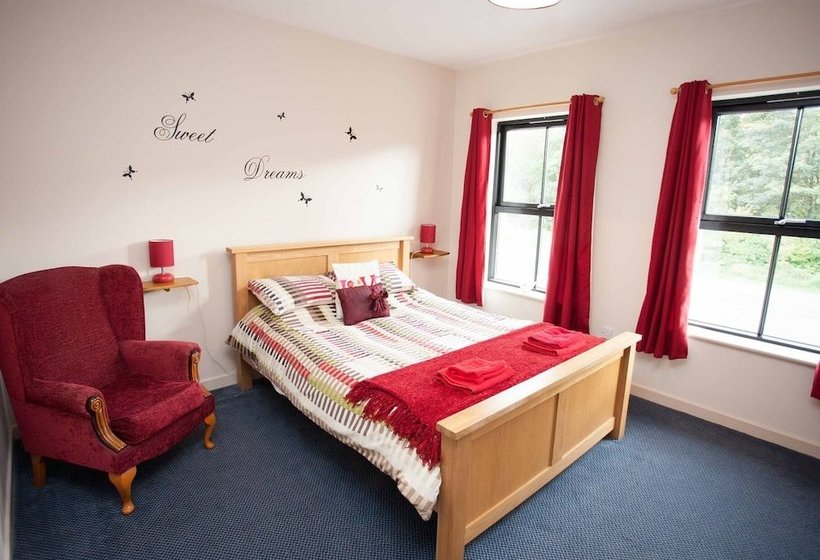 Отель The Lamb And Flag