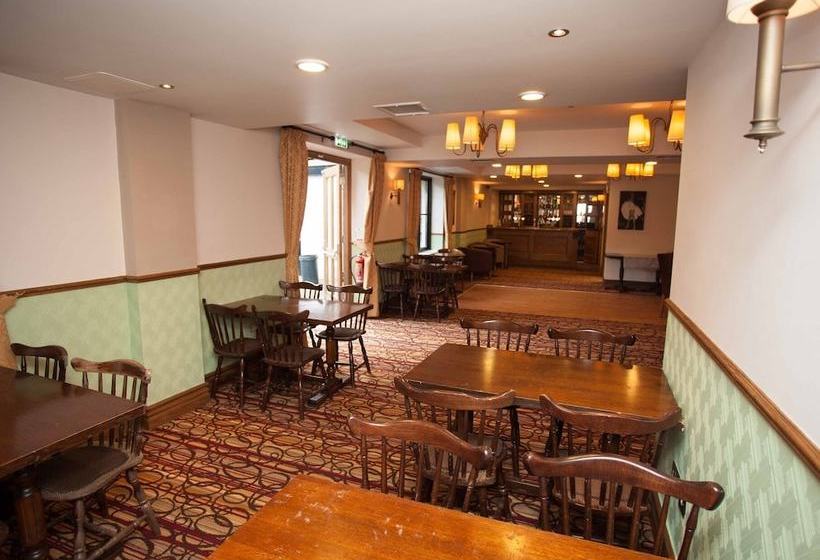 Отель The Lamb And Flag