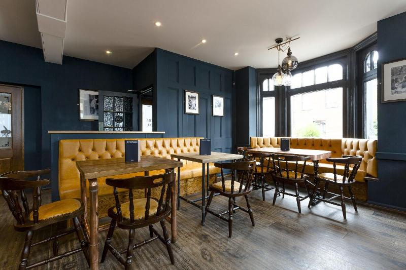 Отель The Porterhouse Grill & Rooms