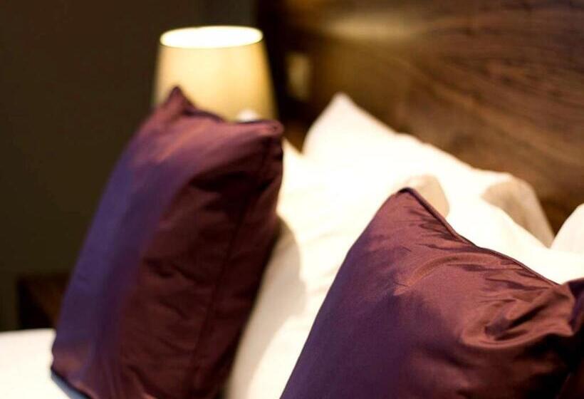 בית מלון כפרי The White Hart