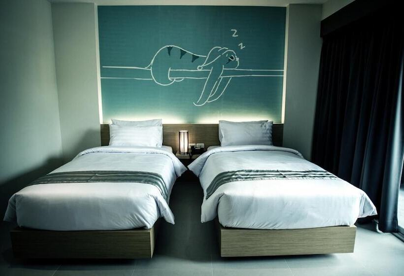 בית מלון כפרי Tiras Patong Beach