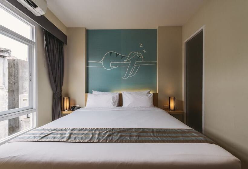 בית מלון כפרי Tiras Patong Beach