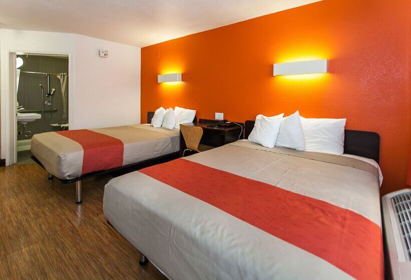 Motel 6 Hollywood