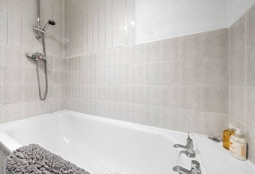 One Bedroom Apartment By Klass Living Serviced Accommodation Bellshill   Elmbank Street Apartment Wi