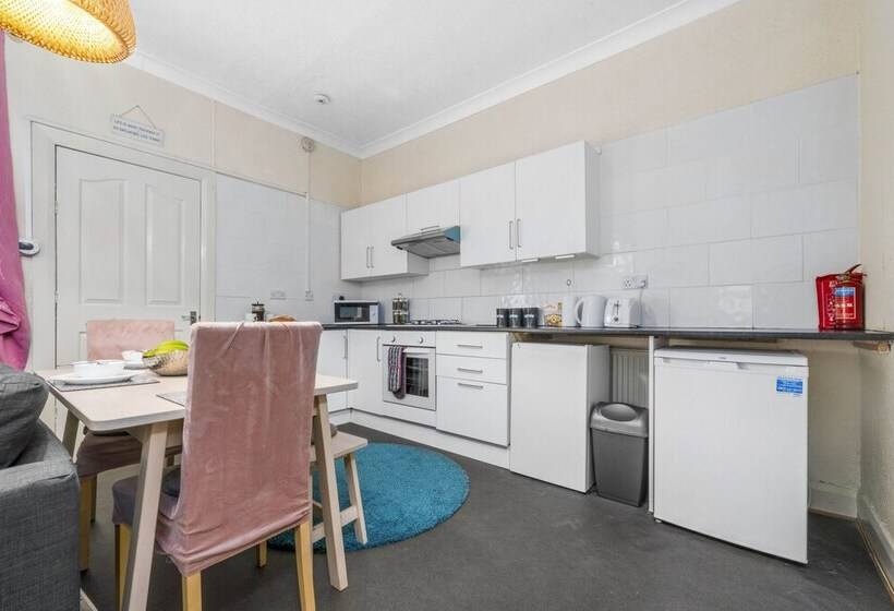 One Bedroom Apartment By Klass Living Serviced Accommodation Bellshill   Elmbank Street Apartment Wi