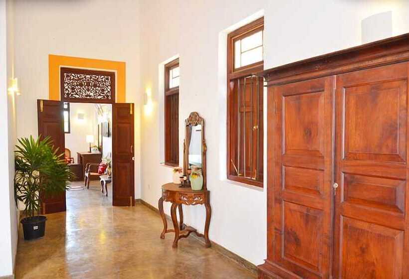 Пансион Bloomsbury Holiday Resort & Spa