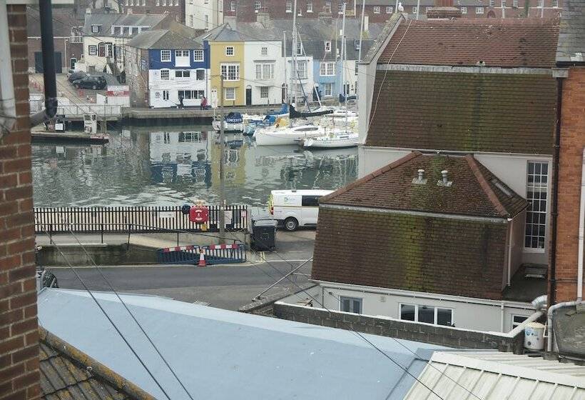 פנסיון Boaters Guesthouse