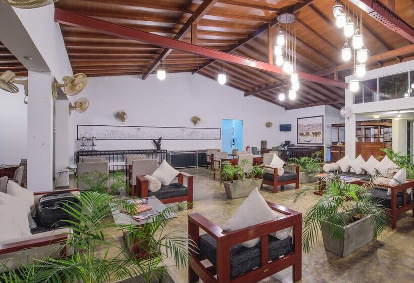 ペンション Sigiriya Wewa Addara Hotel Hotel By The Lake