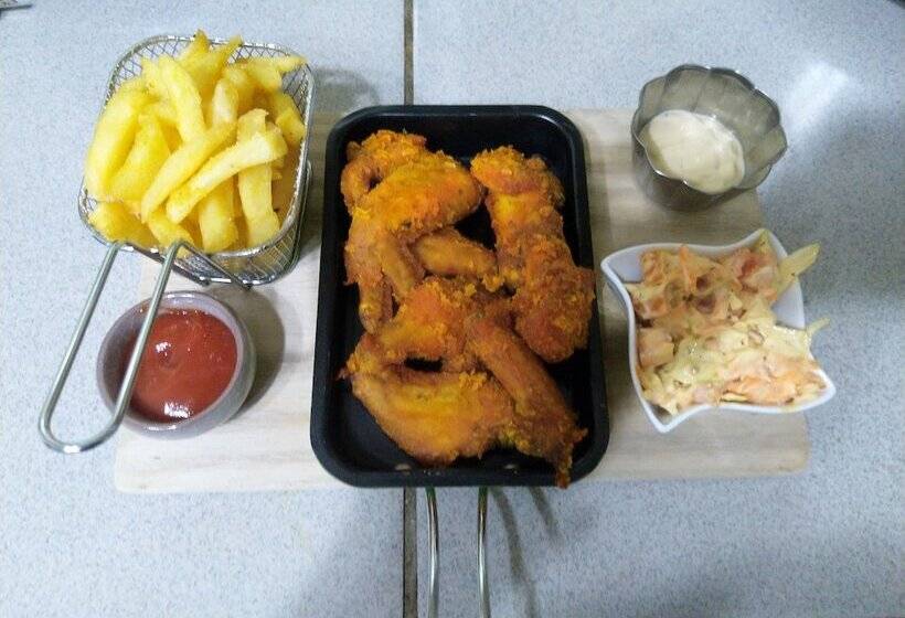 Пансион The Red Hut Inn