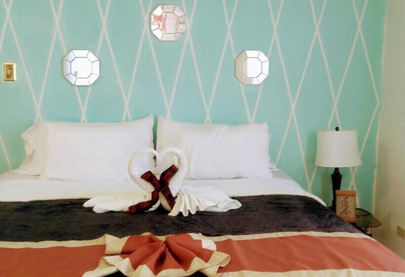 بنسيون The Red Hut Inn