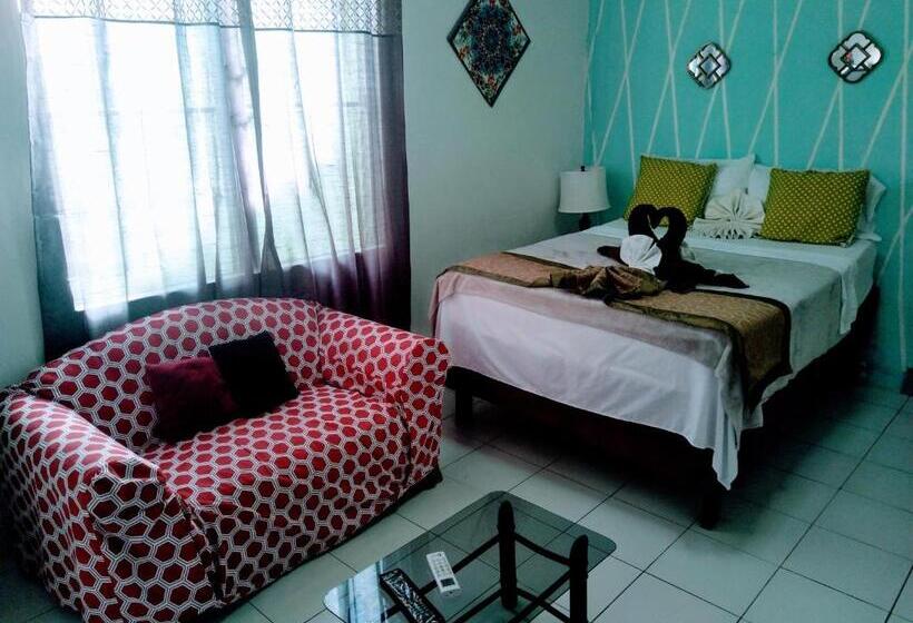 بنسيون The Red Hut Inn