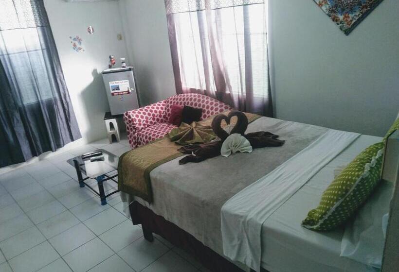 Пансион The Red Hut Inn