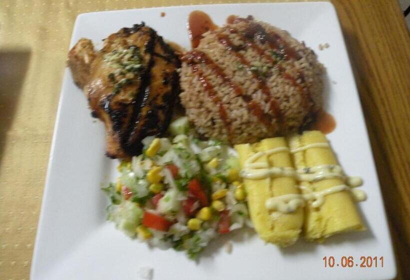 بنسيون The Red Hut Inn