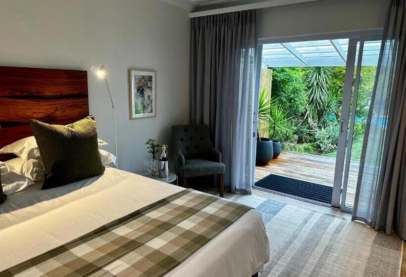 펜션 Whispering Oaks Guest House