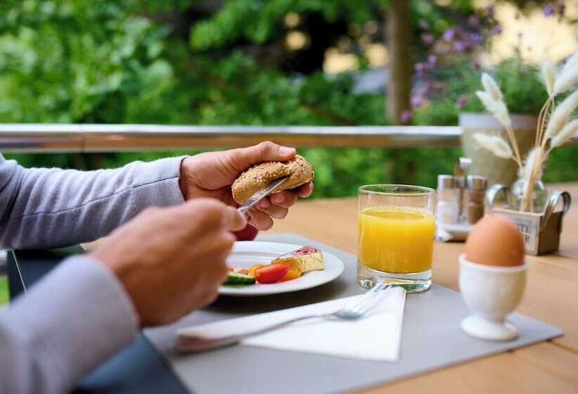 Pension   Ferienwohnungen Zollner