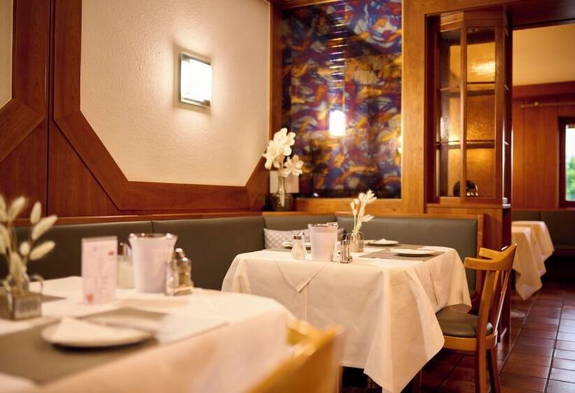 Pension   Ferienwohnungen Zollner