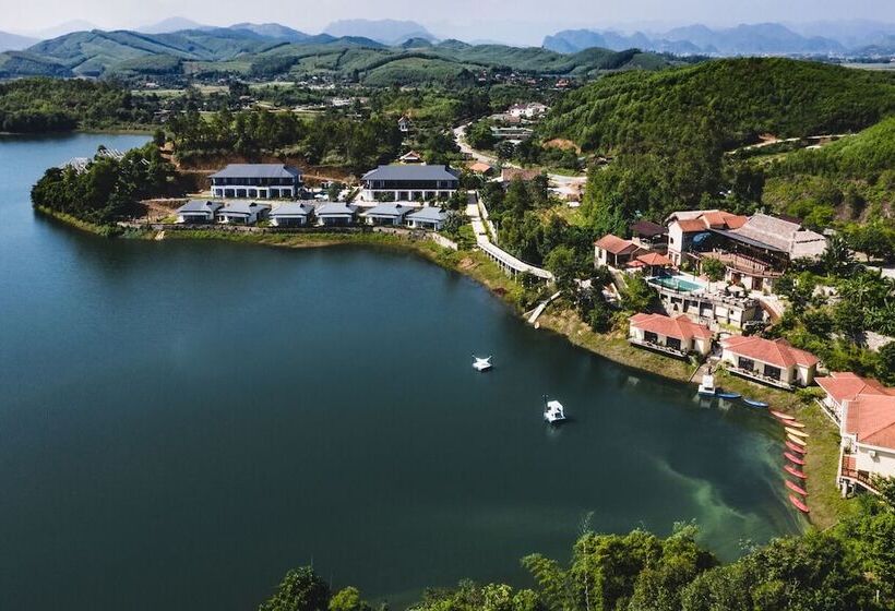 Phong Nha Lake House Resort