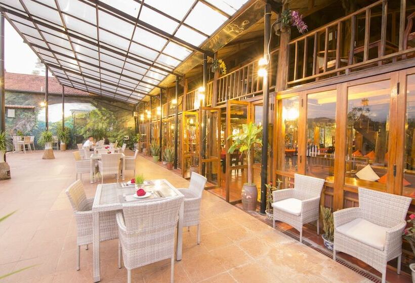 Phong Nha Lake House Resort