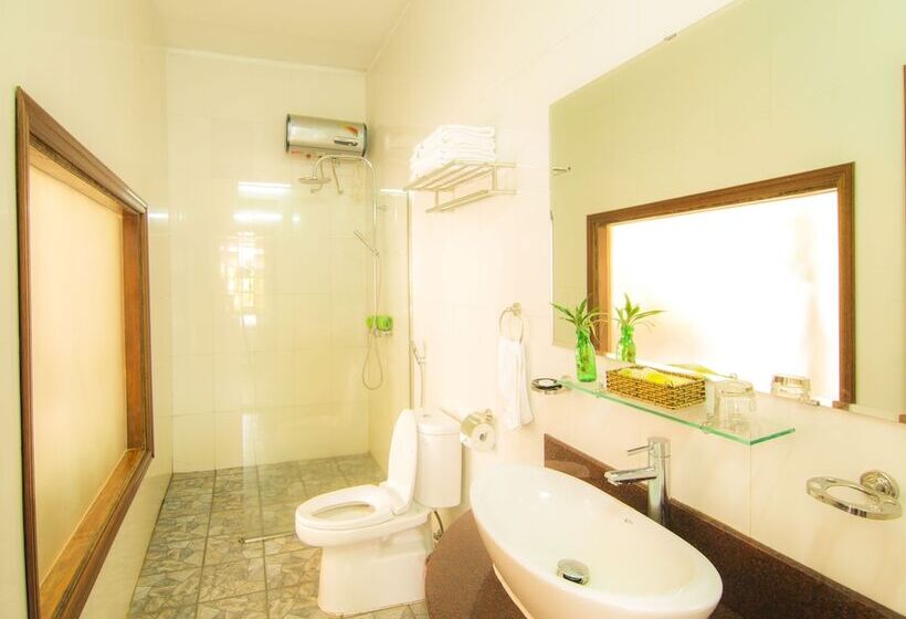 Phong Nha Lake House Resort