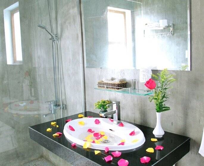 Phong Nha Lake House Resort