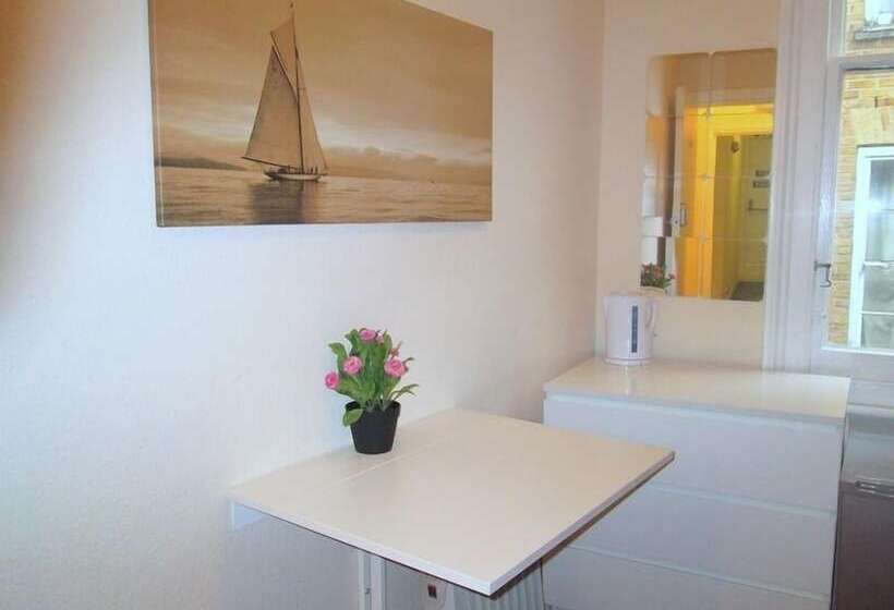 Rma Accommodation Hostel