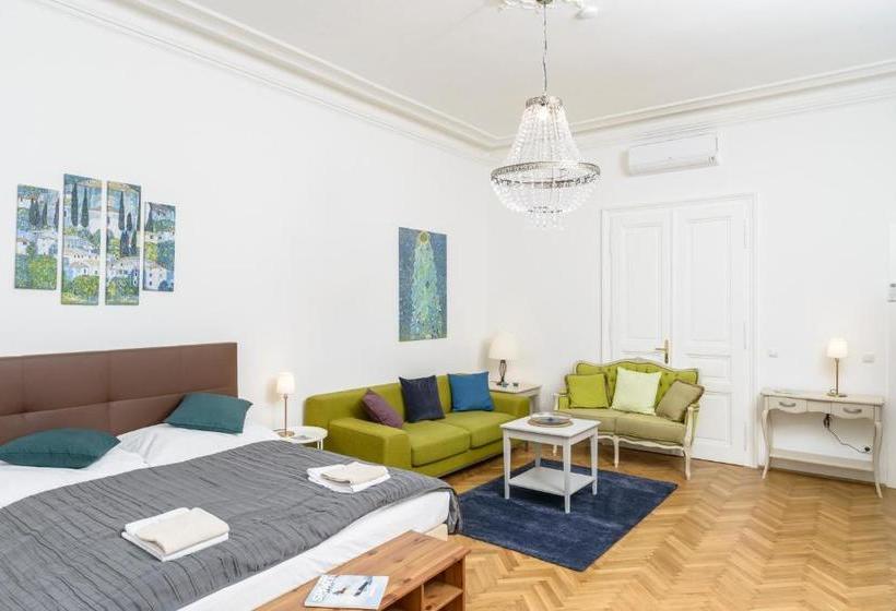 Senator Suite Stephansplatz By Welcome2vienna