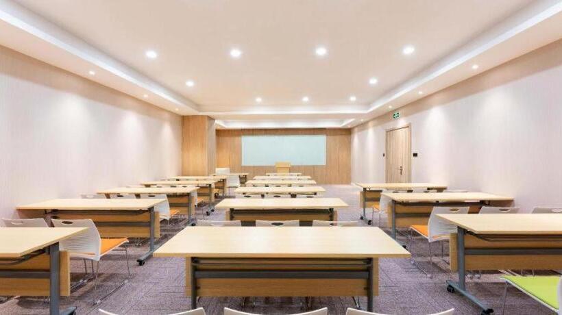 Hanting Premium Hotel Dalian Gaoxin Wanda Plaza