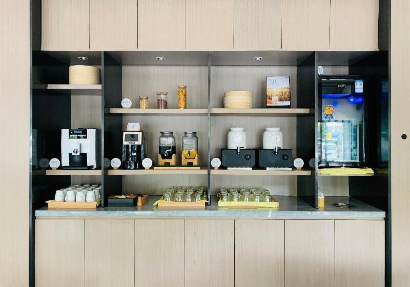 Ji Hotel Shanghai Meilong Wanhui International Plaza