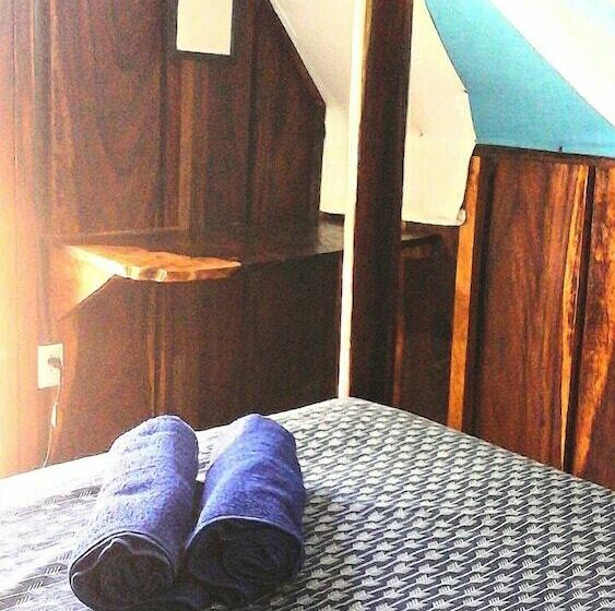 Cabanas Rusticas   Hostel