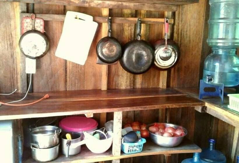 Cabanas Rusticas   Hostel