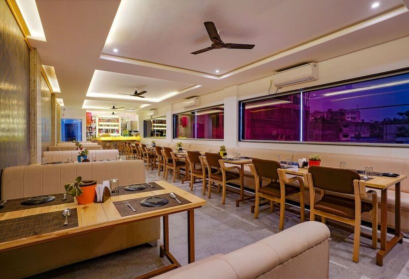 Fabhotel Farmaish Garden