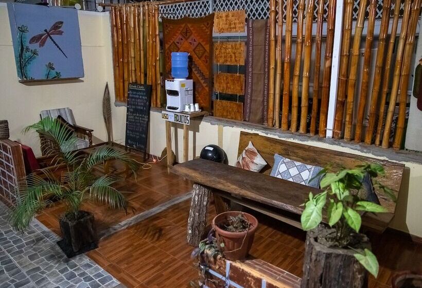 مسافرخانه Libelula