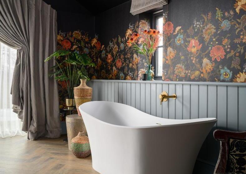 Отель Charlton Hall At Charlton Hall Estate