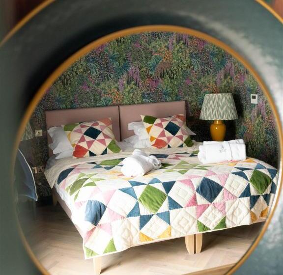 Отель Charlton Hall At Charlton Hall Estate