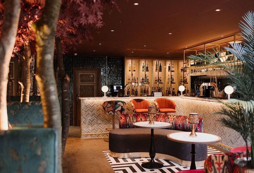 Отель Charlton Hall At Charlton Hall Estate