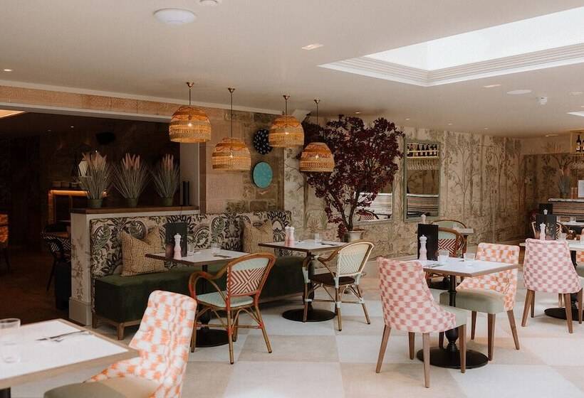 Отель Charlton Hall At Charlton Hall Estate