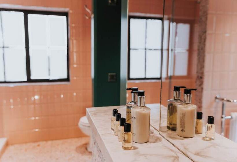 Отель Charlton Hall At Charlton Hall Estate