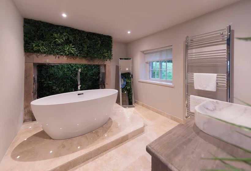 Отель Charlton Hall At Charlton Hall Estate