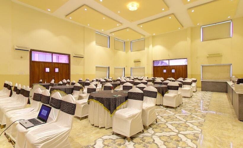 فندق Kaushal International