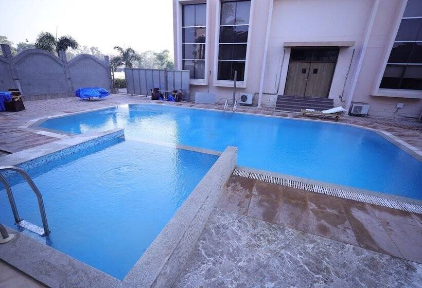 فندق Kaushal International