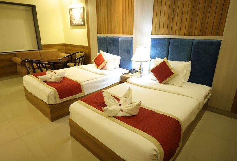 فندق Kaushal International